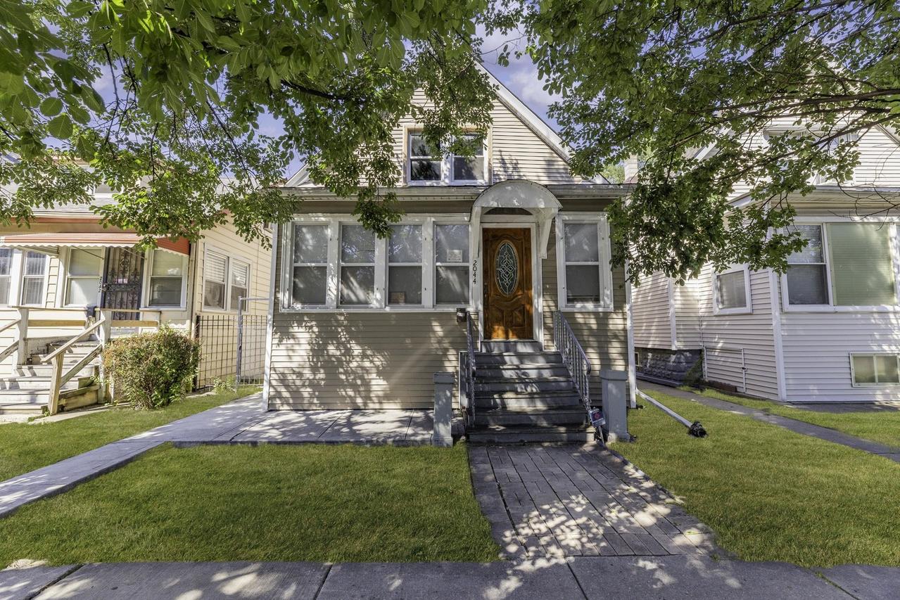 2044 N Narragansett Ave., Chicago, IL 60639