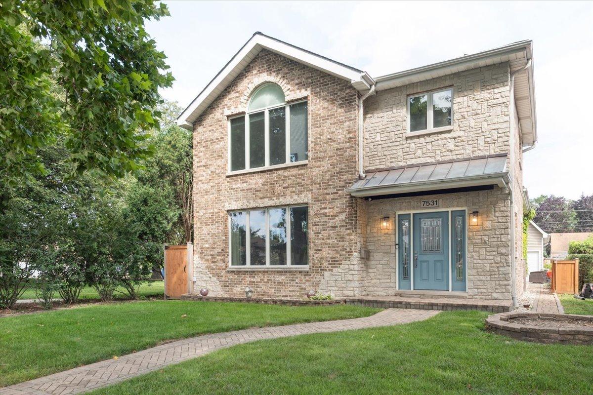 7531 Tripp Ave., Skokie, IL 60076