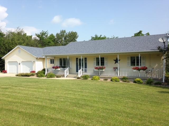 5897 Country Meadow Ln., Clinton, IL 61727