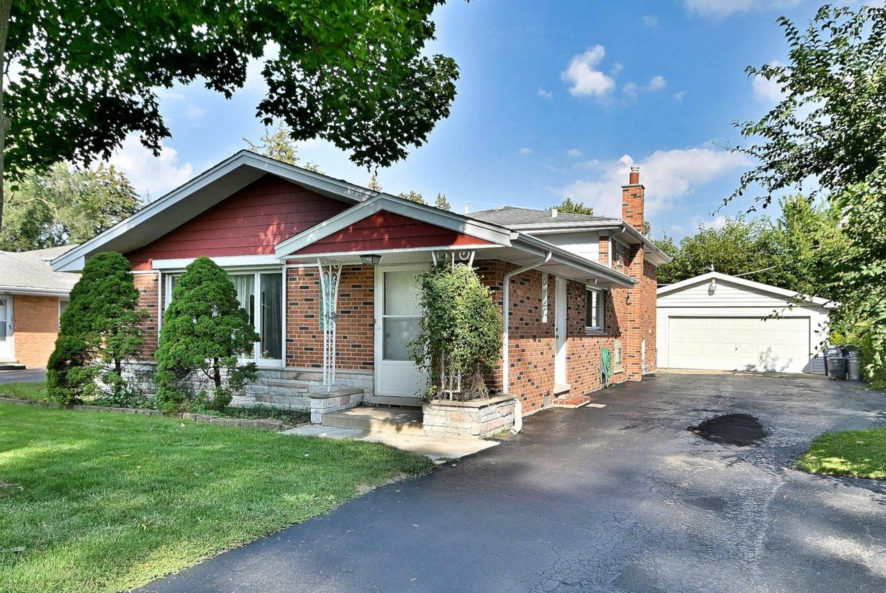 565 S Lyman Ave., Des Plaines, IL 60016