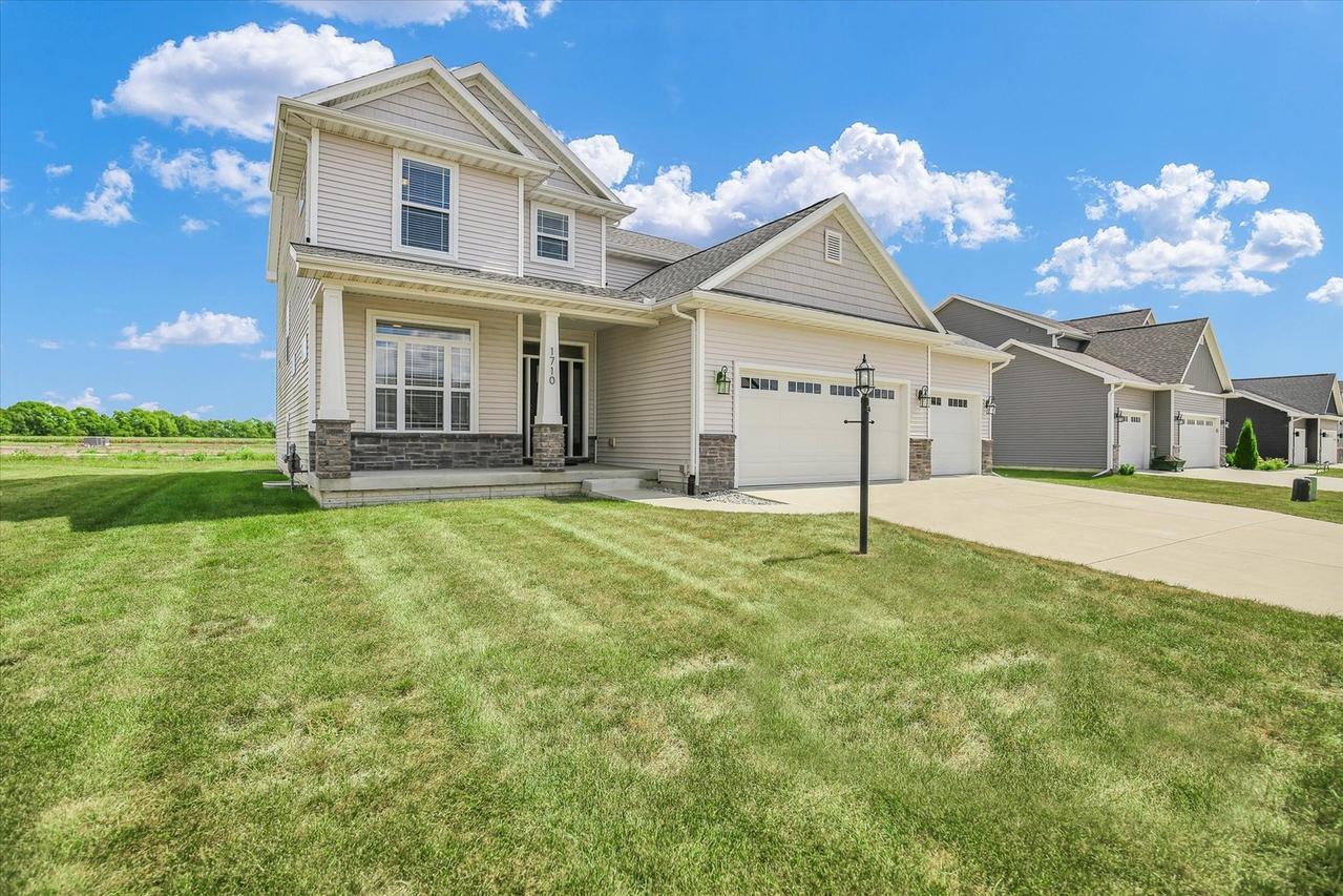 1710 Littlefield Ln., Mahomet, IL 61853