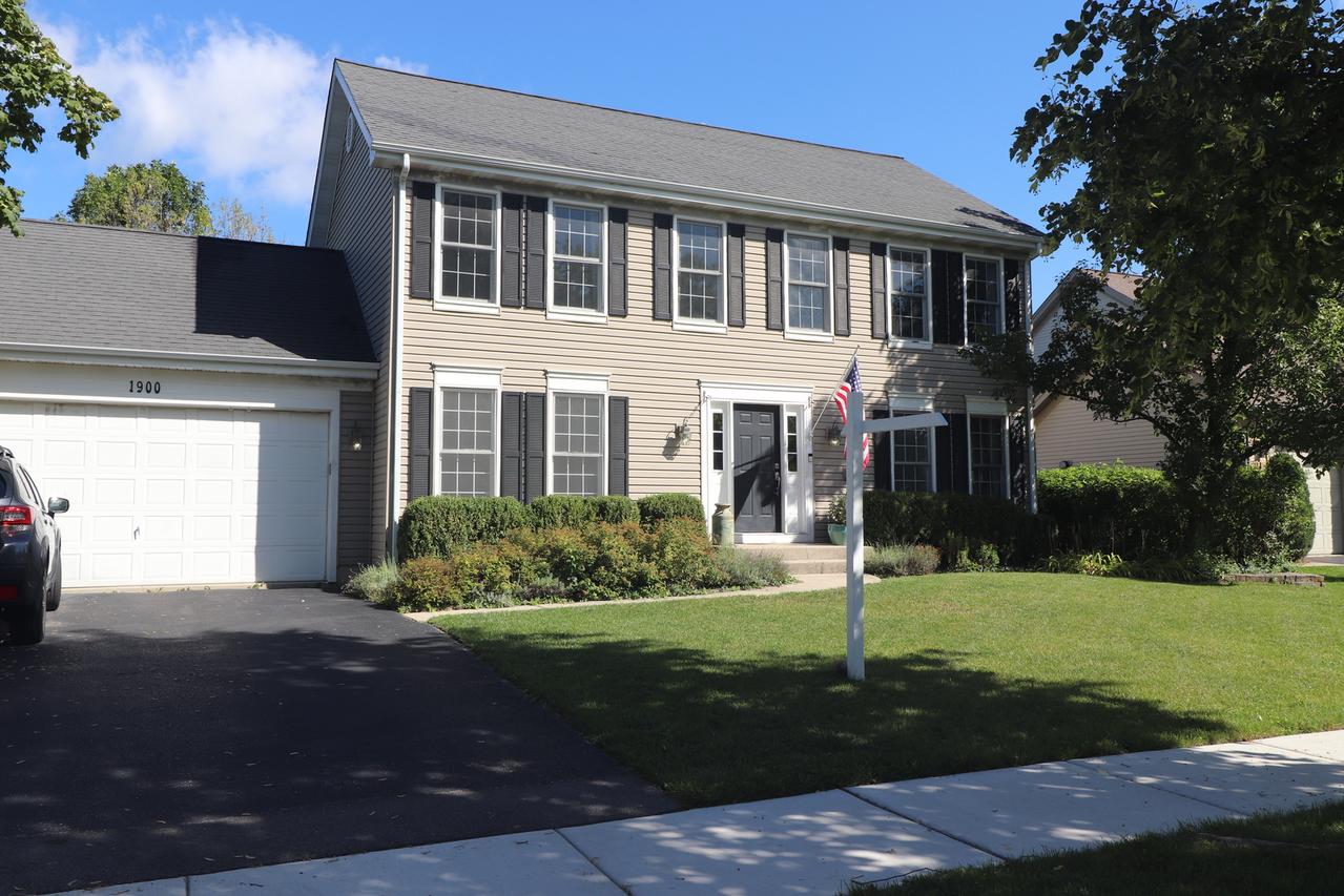 1900 Waverly Ln., Algonquin, IL 60102