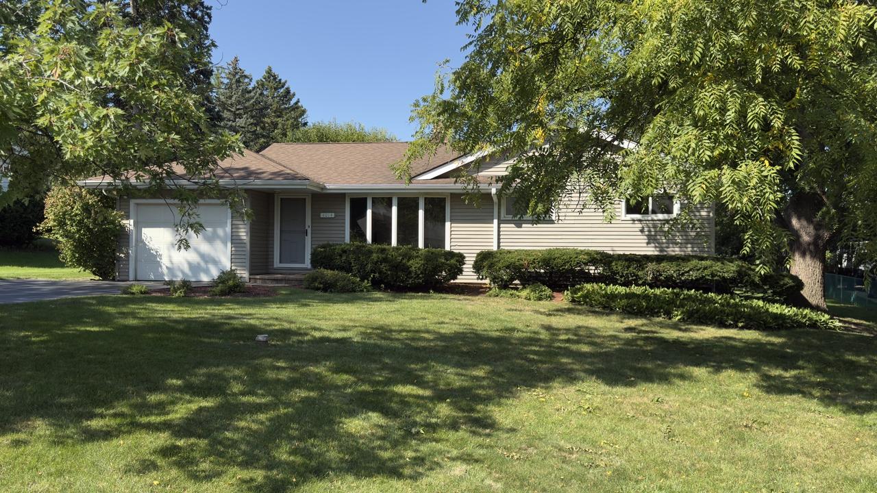 4014 Morton Ave., Downers Grove, IL 60515