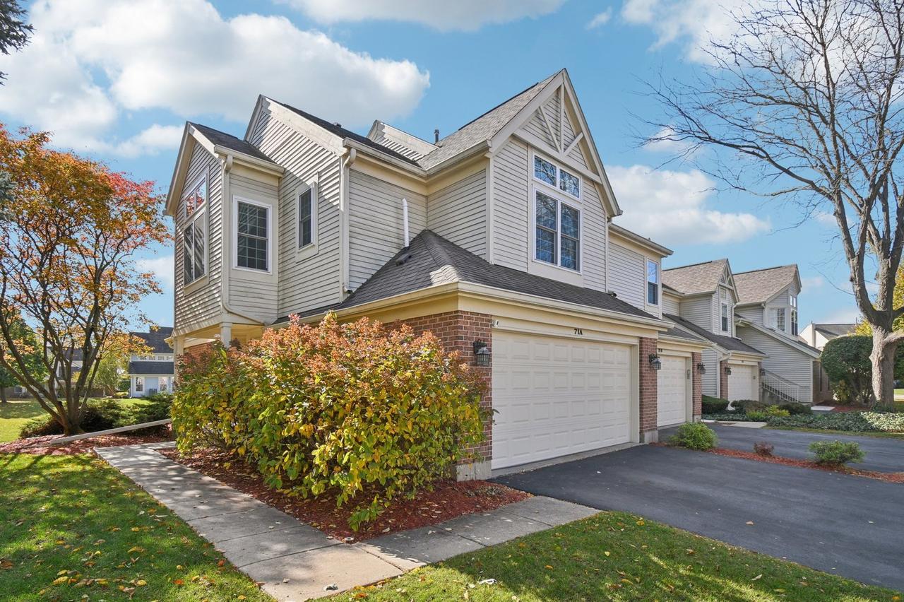 71 Ione Dr. #A, South Elgin, IL 60177