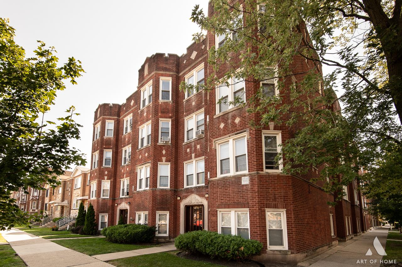 4857 W Roscoe St. #2, Chicago, IL 60641