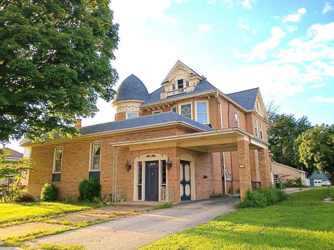 717 5th St., Lasalle, IL 61301