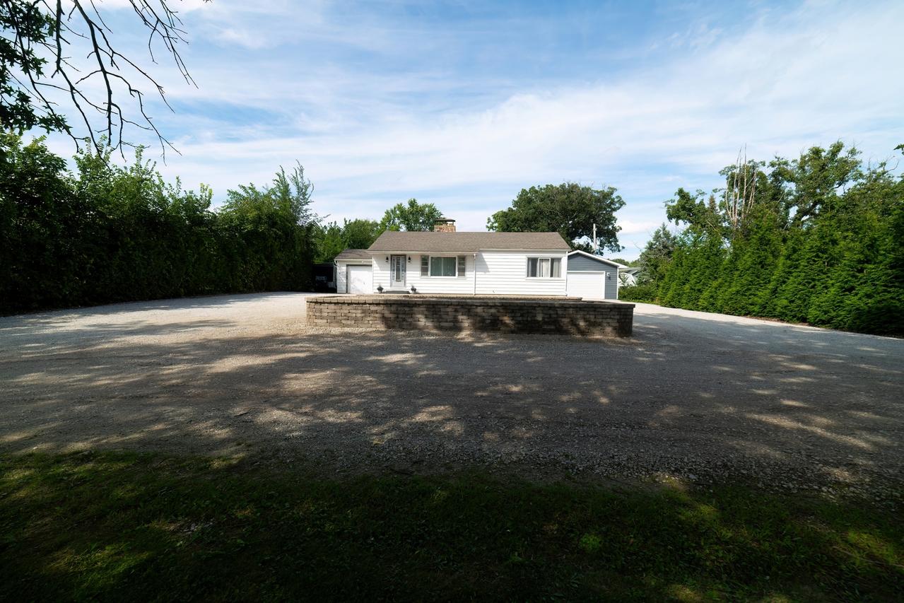 2667 E Lincoln Hwy., New Lenox, IL 60451