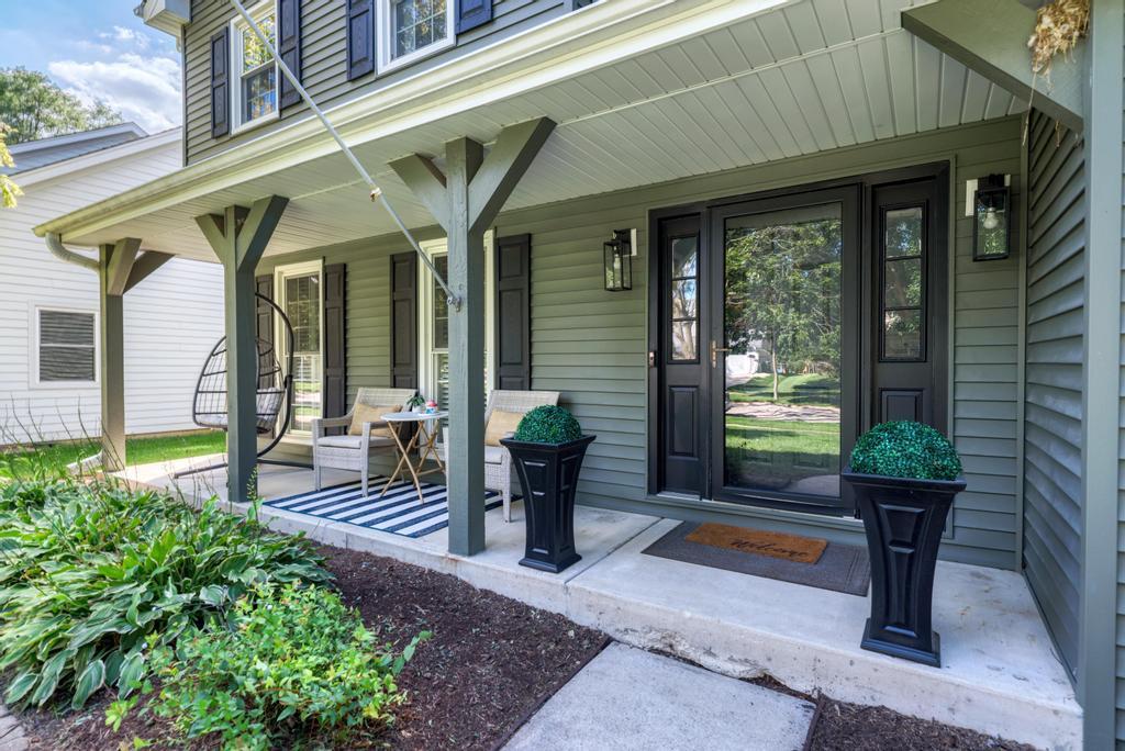 705 Potomac Ave., Naperville, IL 60565