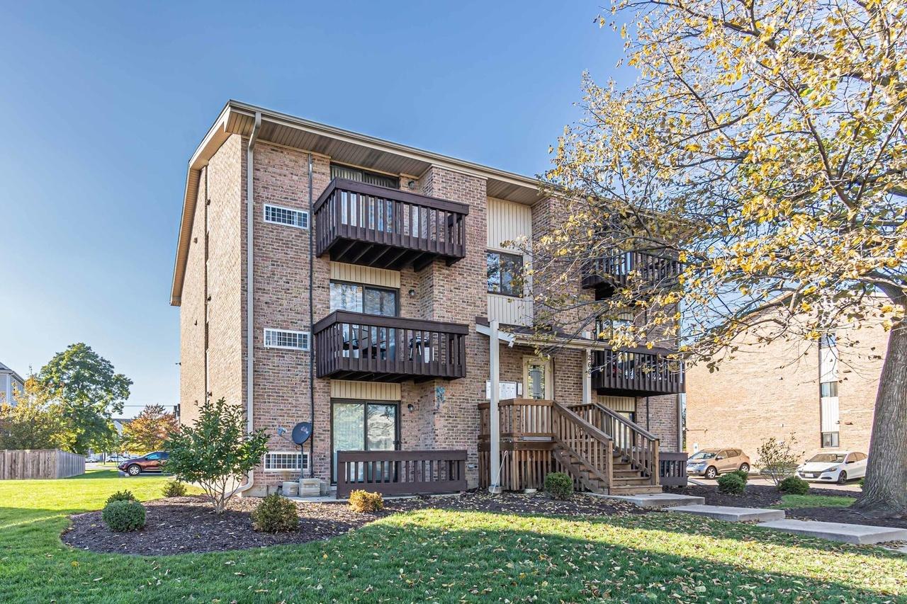 266 12th St. #3B, Wheeling, IL 60090