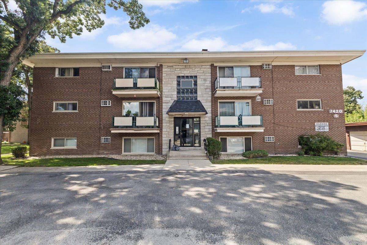 7420 W 111th St. #501, Worth, IL 60482