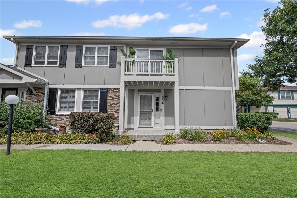 336 Westwood Ct., Vernon Hills, IL 60061