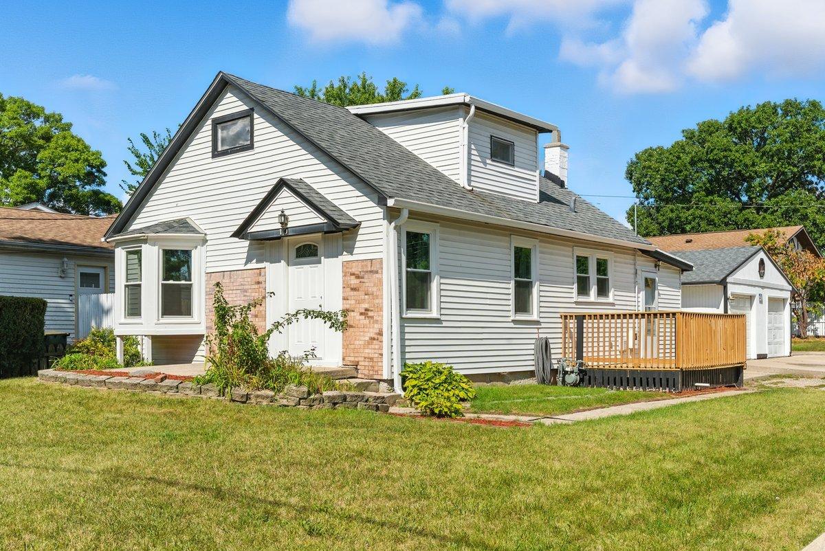 10 N Channel Dr., Round Lake Beach, IL 60073