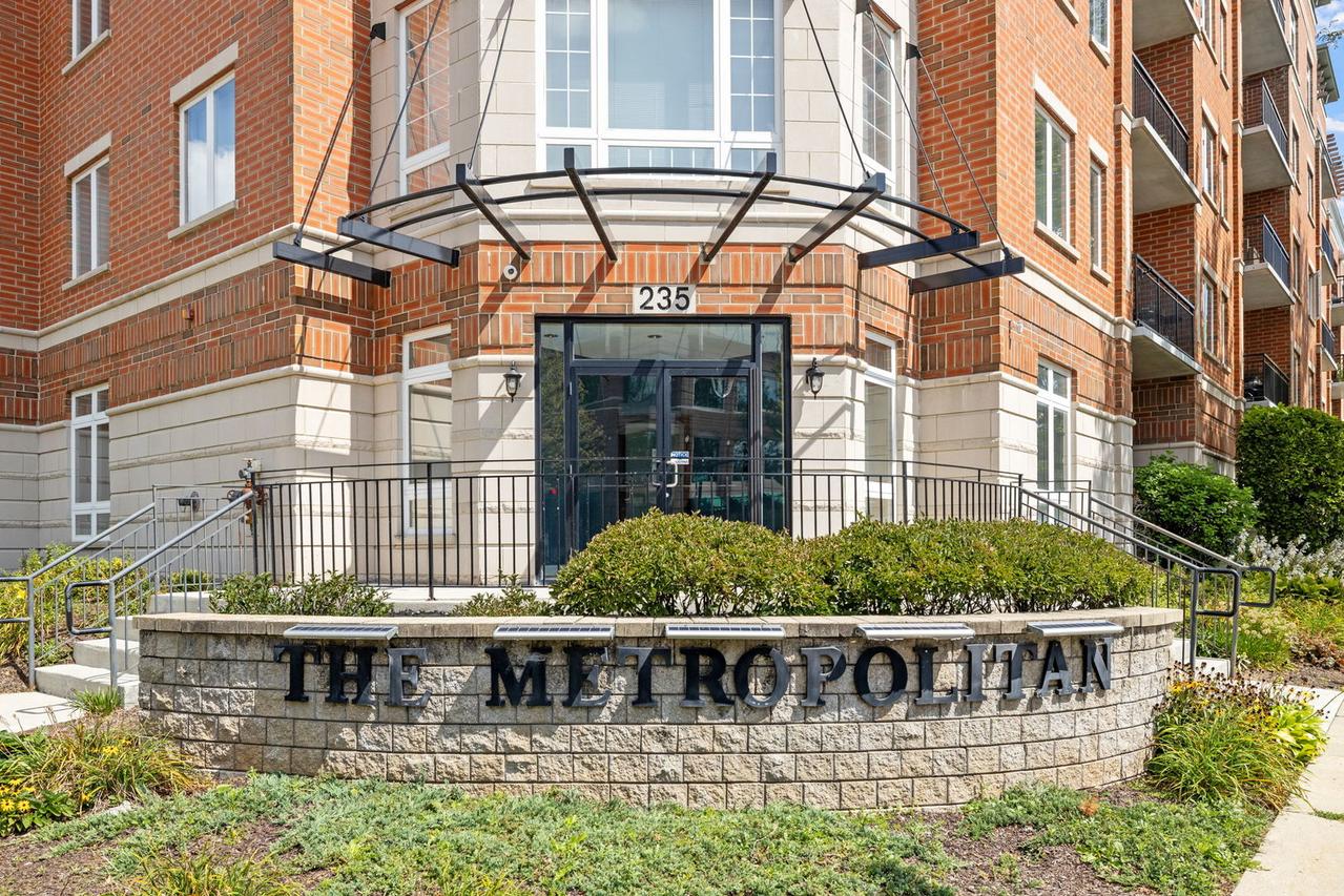 235 N Smith St. #401, Palatine, IL 60067