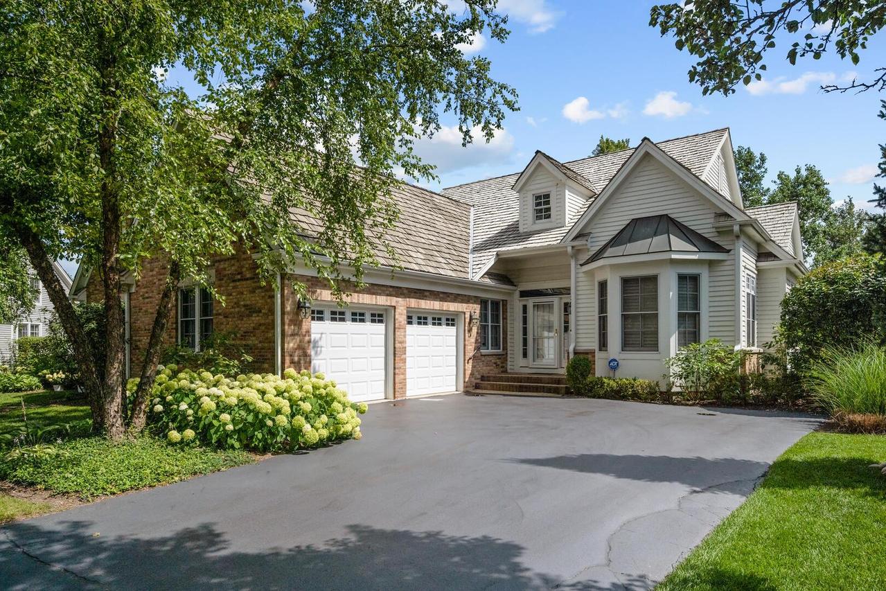 1745 W Newport Ct., Lake Forest, IL 60045