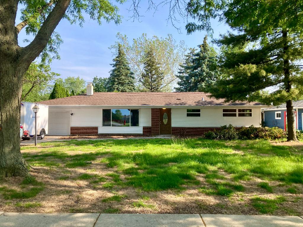 808 Bridle Ln., Wheaton, IL 60187