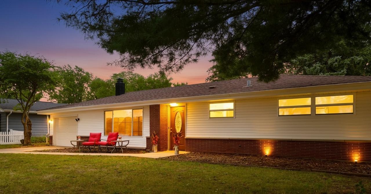 808 Bridle Ln., Wheaton, IL 60187