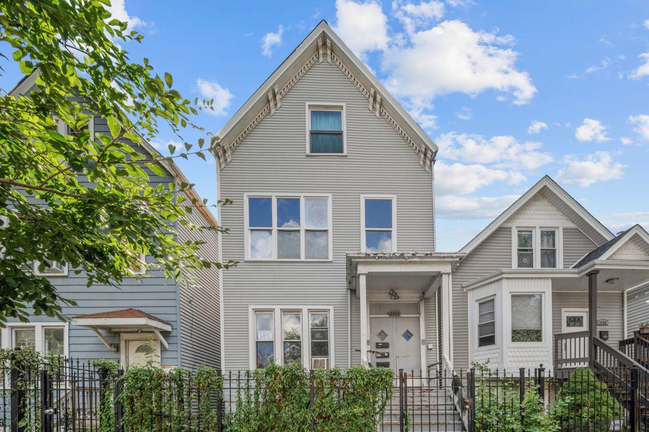 3234 N Albany Ave., Chicago, IL 60618