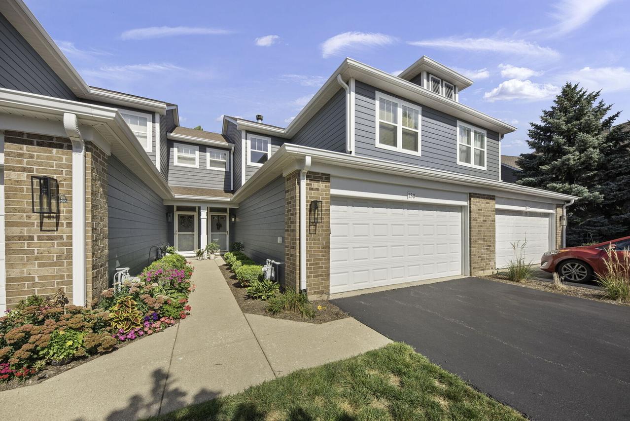 130 Tanglewood Dr., Glen Ellyn, IL 60137
