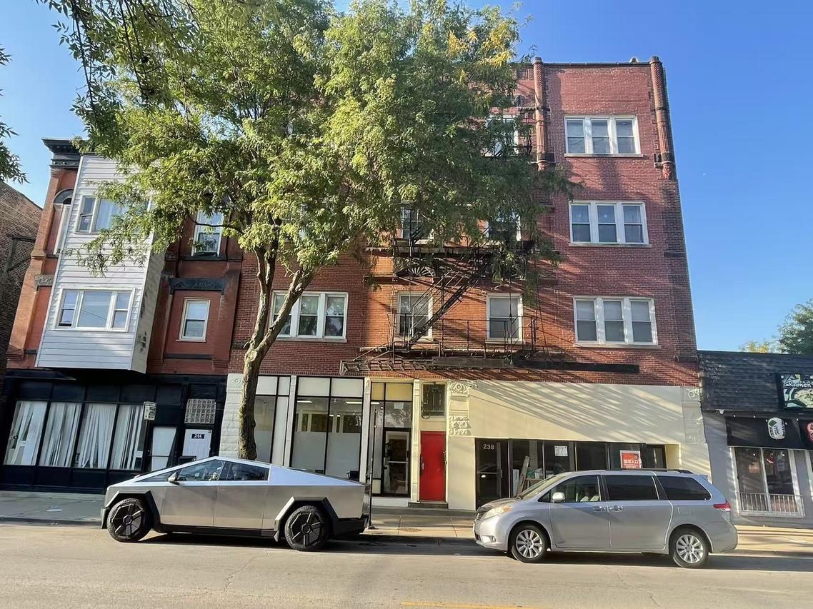 238 W 31st St. #2E, Chicago, IL 60616