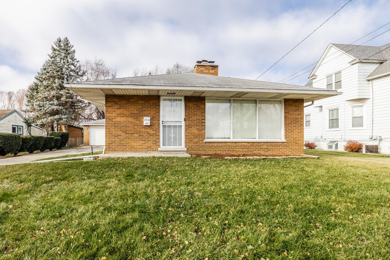 214 N Hunter St., Thornton, IL 60476