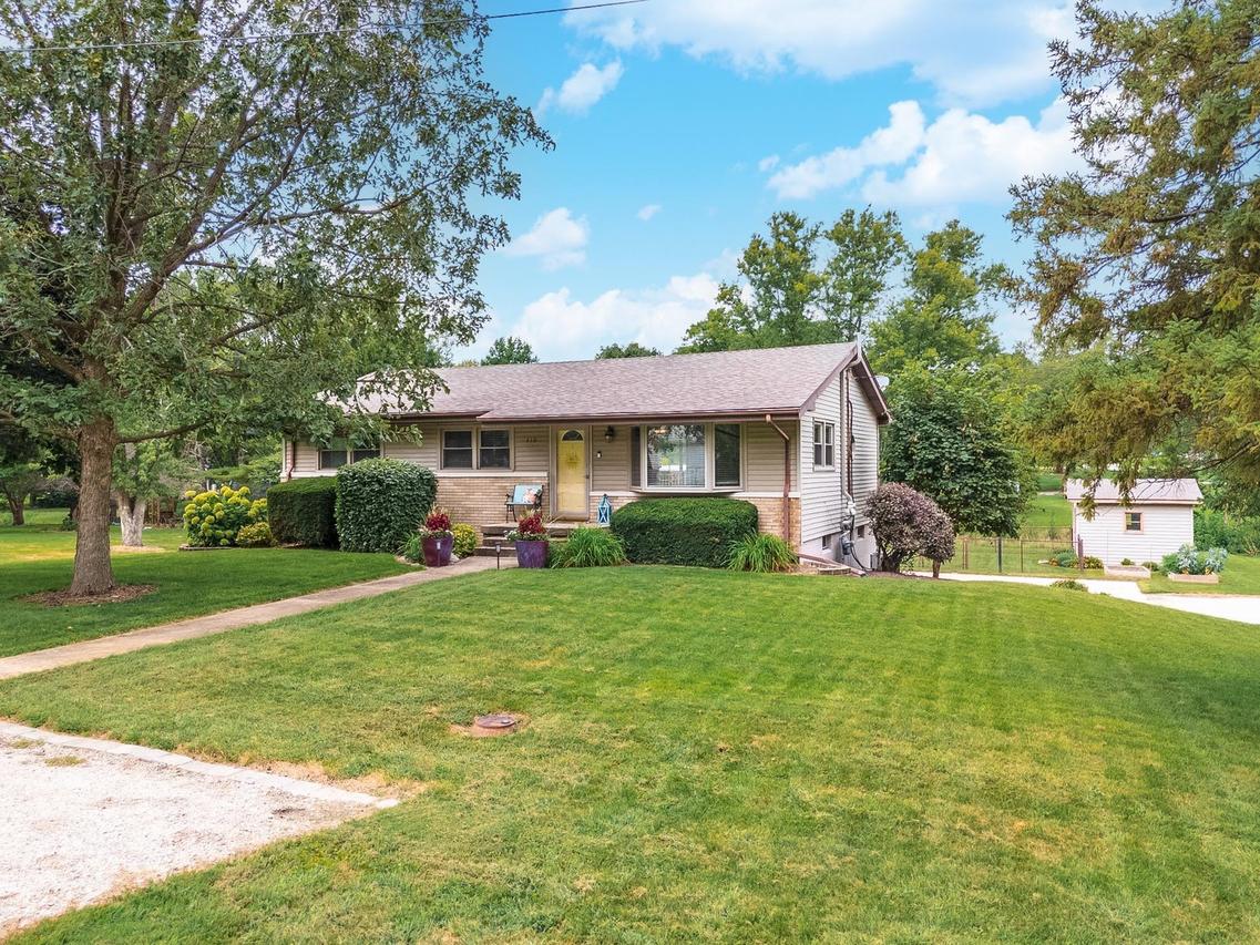 410 Marion St., Hudson, IL 61748