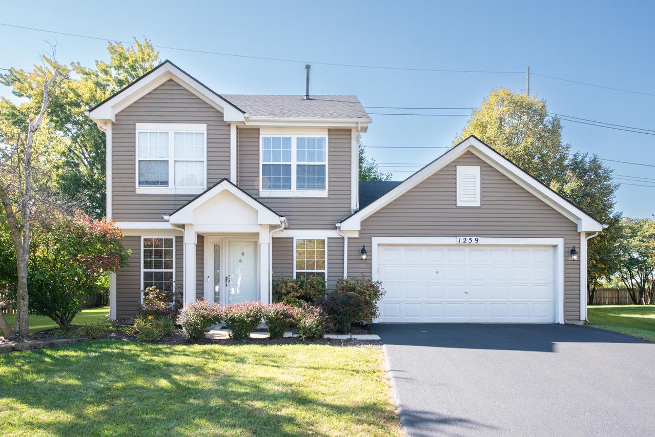 1259 Lakewood Cir., Naperville, IL 60540