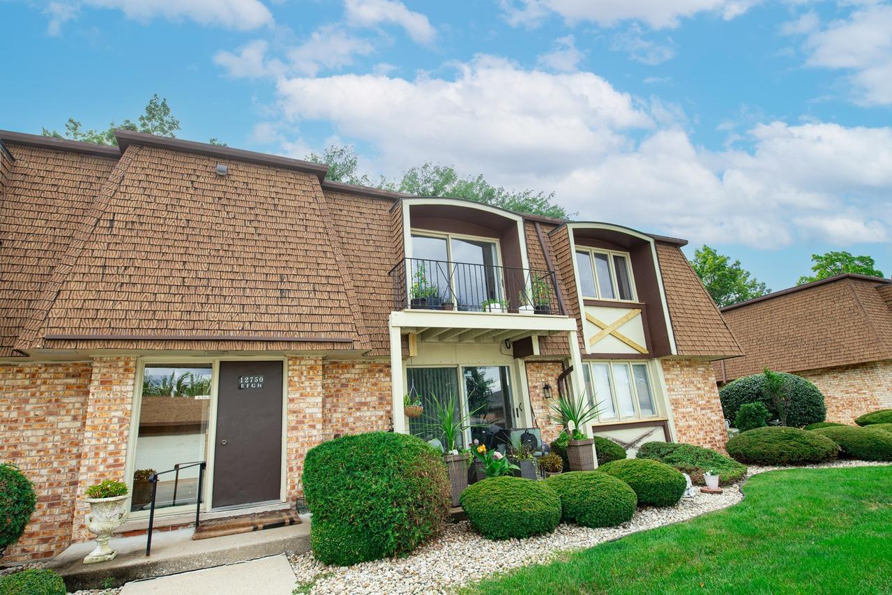 12750 Carriage Ln. #F2, Crestwood, IL 60418