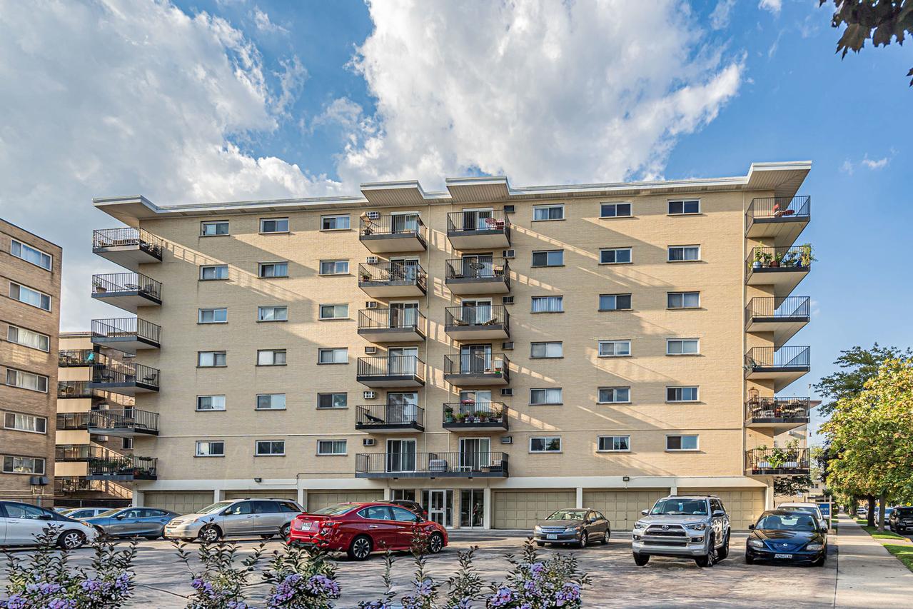315 Des Plaines Ave. #506, Forest Park, IL 60130