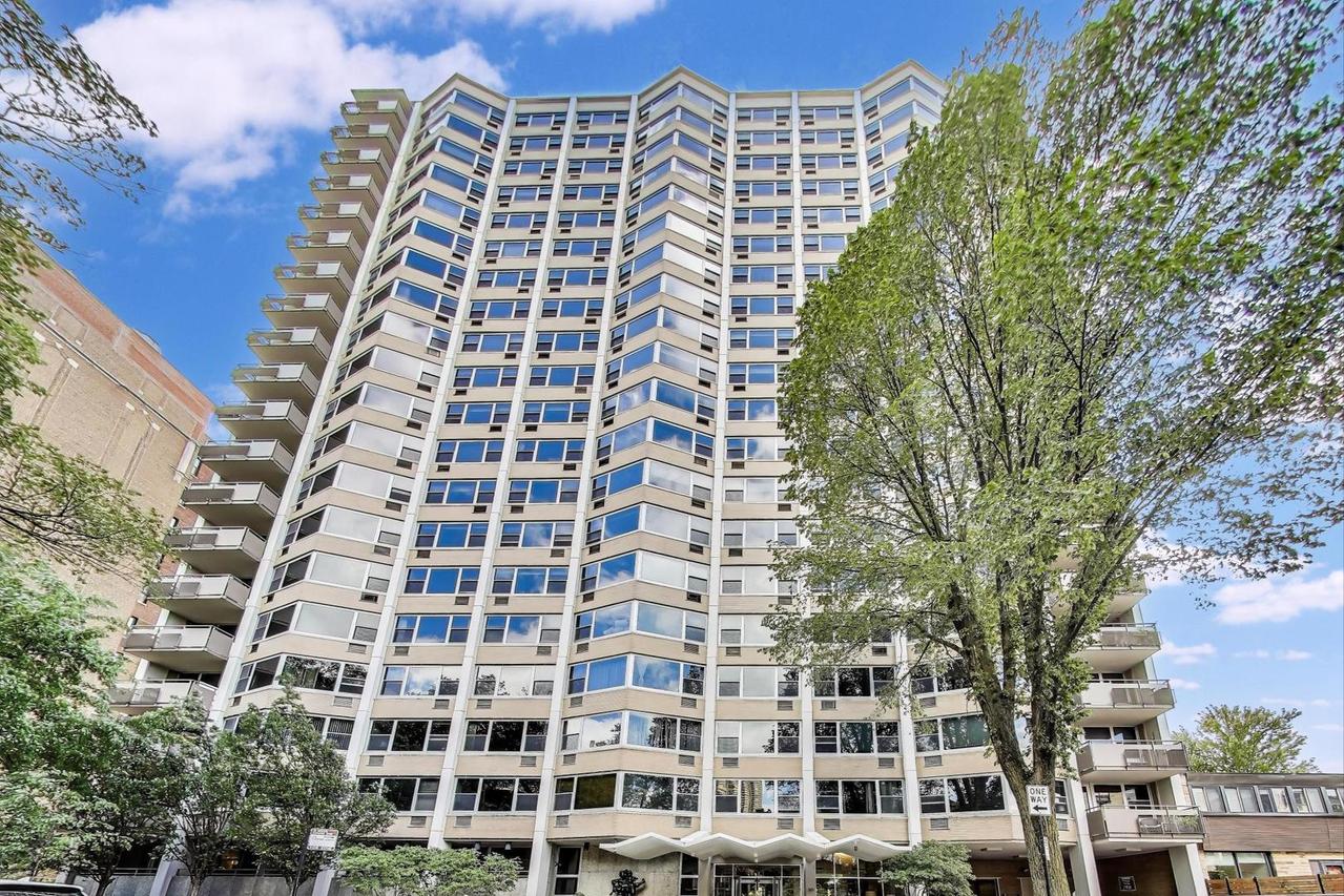 555 W Cornelia Ave. #1011, Chicago, IL 60657