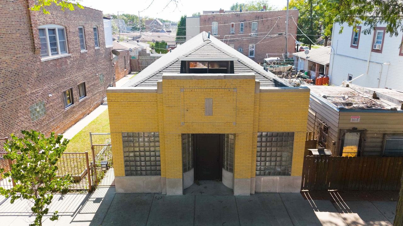 2719 W Pope John Paul Ii Dr., Chicago, IL 60632