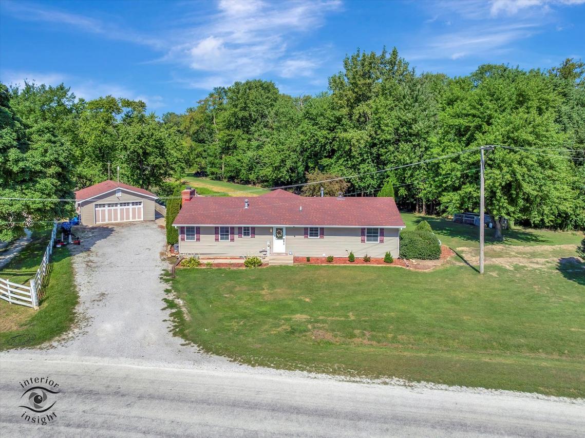 4248 S Youth Camp Rd., St. Anne, IL 60964