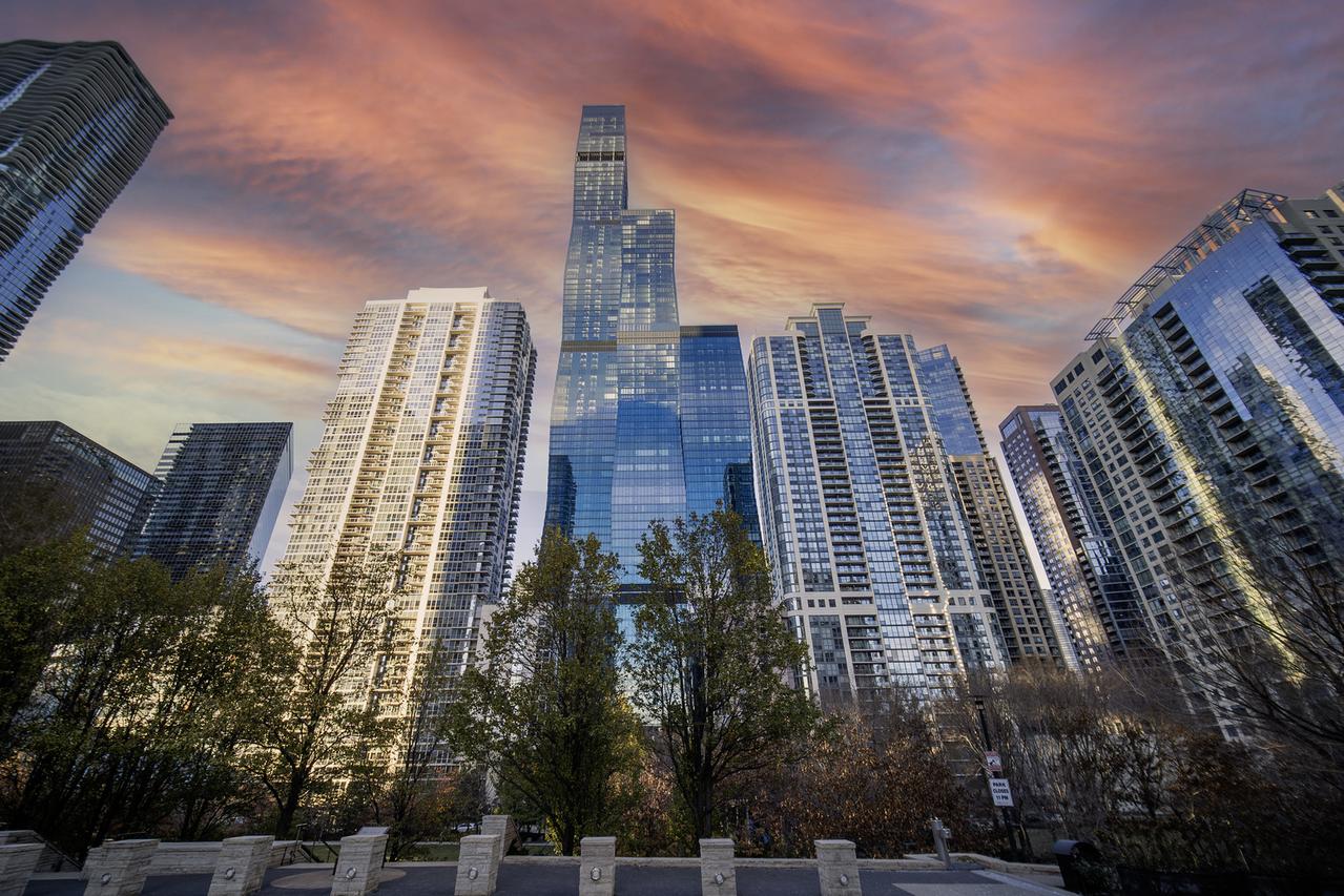 363 E Wacker Dr. #3805, Chicago, IL 60601