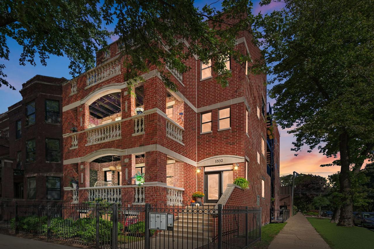 1532 W Wrightwood Ave. #2, Chicago, IL 60614