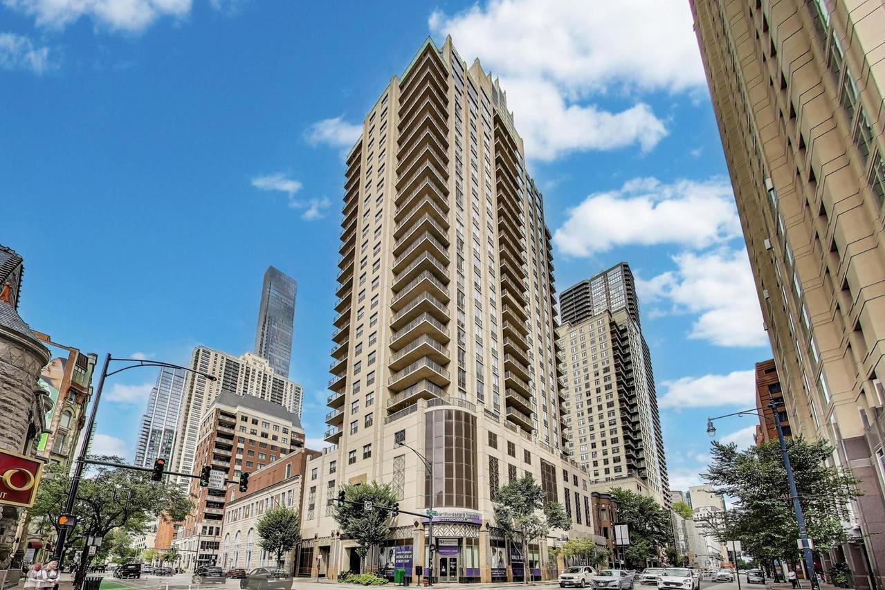 635 N Dearborn St. #2005, Chicago, IL 60654