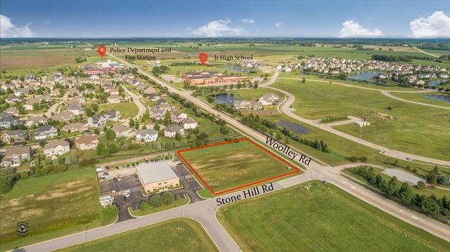 80 Stonehill Rd., Oswego, IL 60543