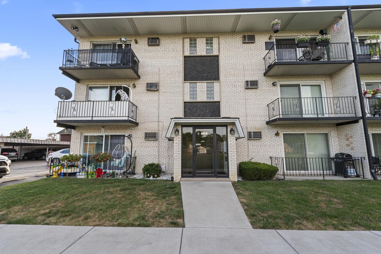 [Address Hidden by Seller], Worth, IL 60482