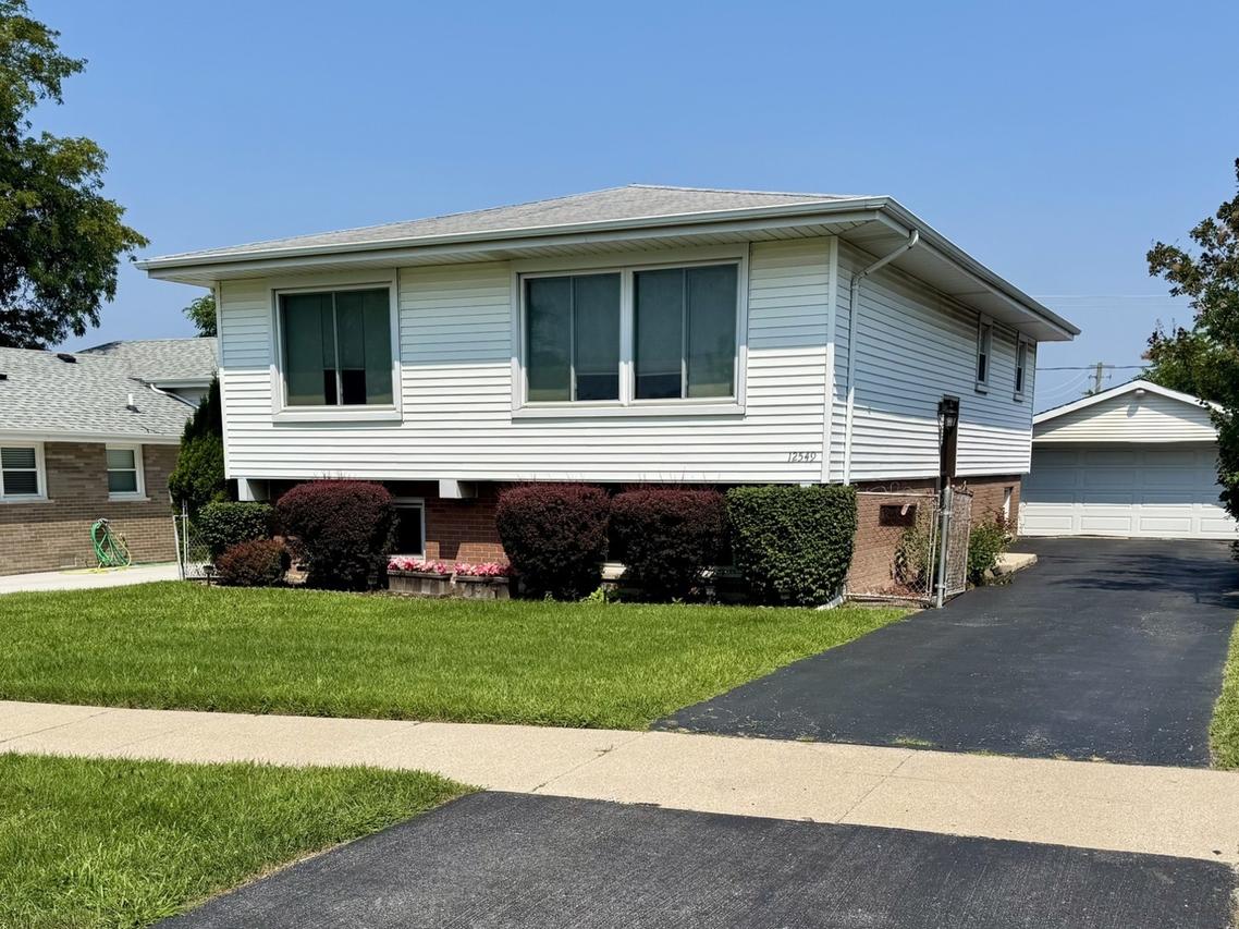 12549 S Keeler Ave., Alsip, IL 60803