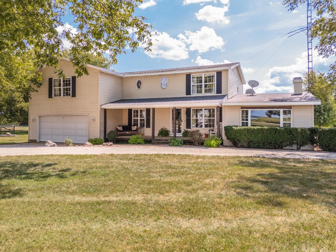 8066 N 1300 East Rd., Shirley, IL 61772