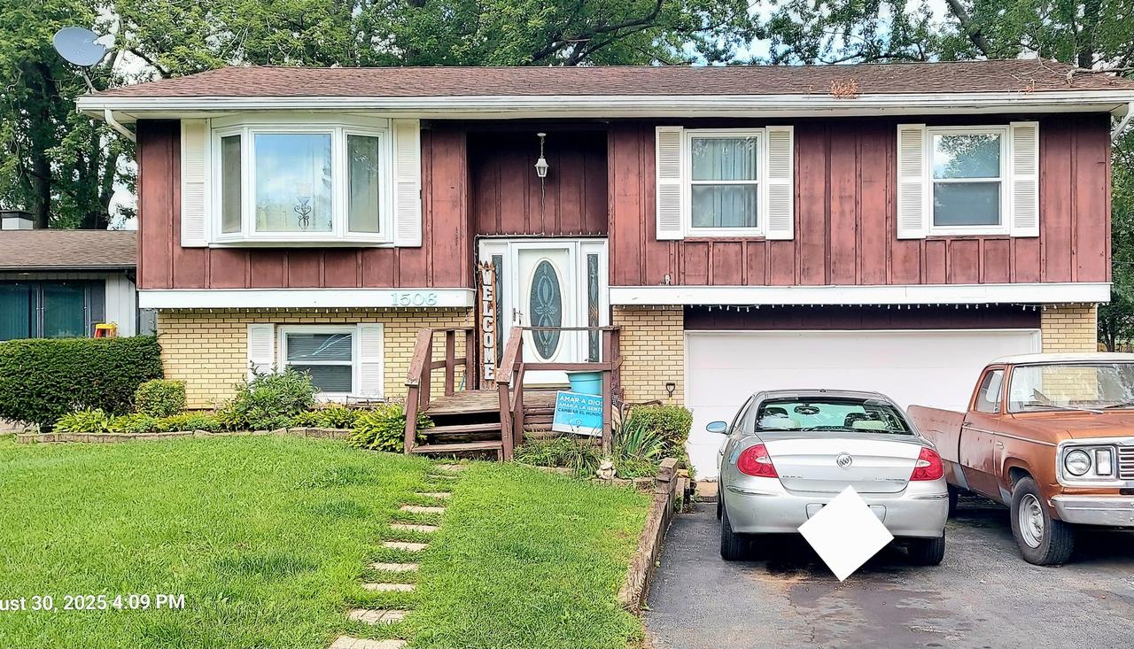 1506 Monroe St., Lake In The Hills, IL 60156