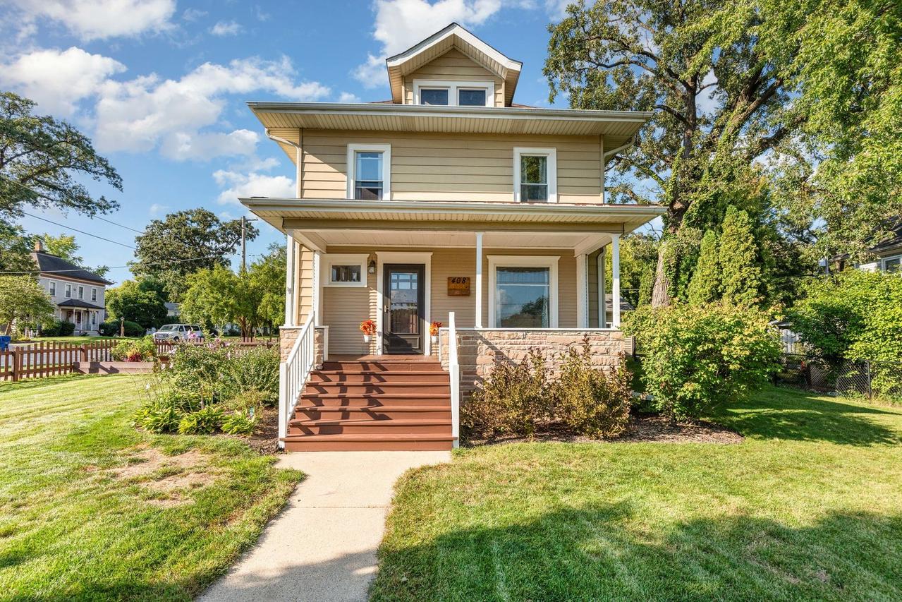 408 E Lincoln Ave., Hinckley, IL 60520