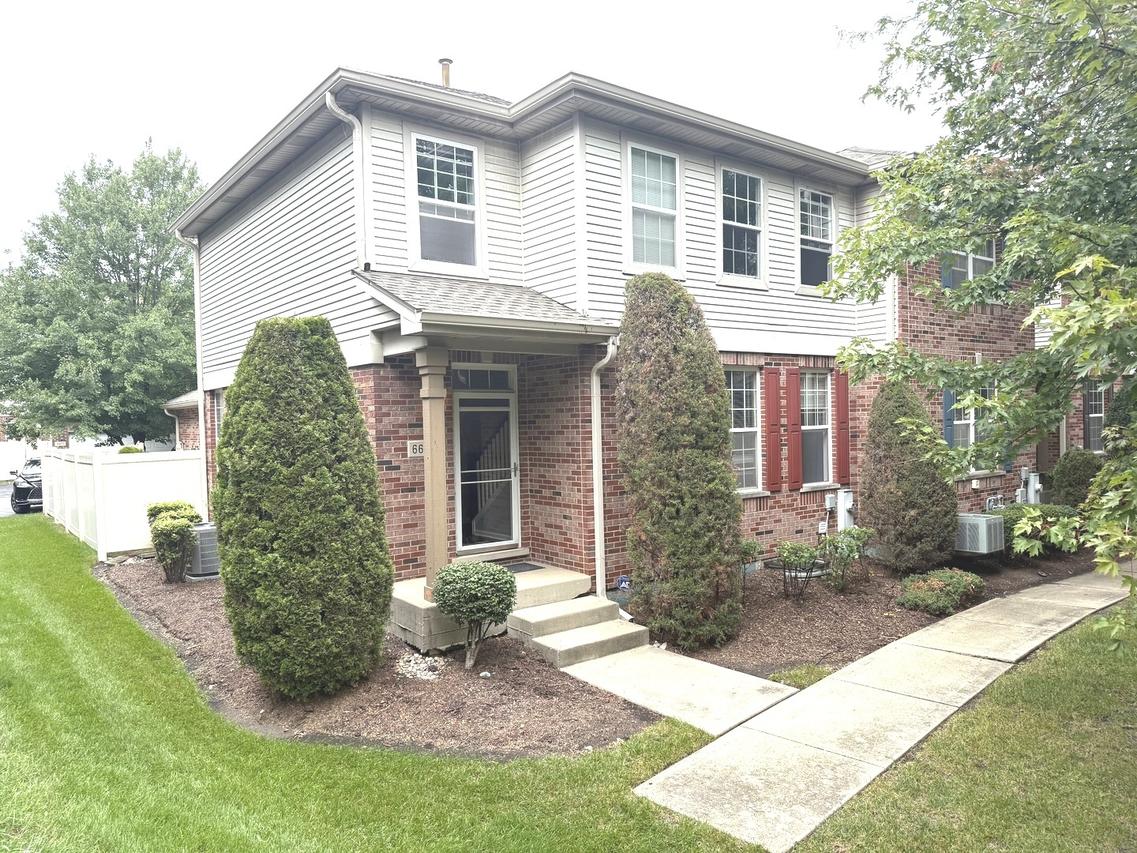 6669 Pine Lake Dr., Tinley Park, IL 60477