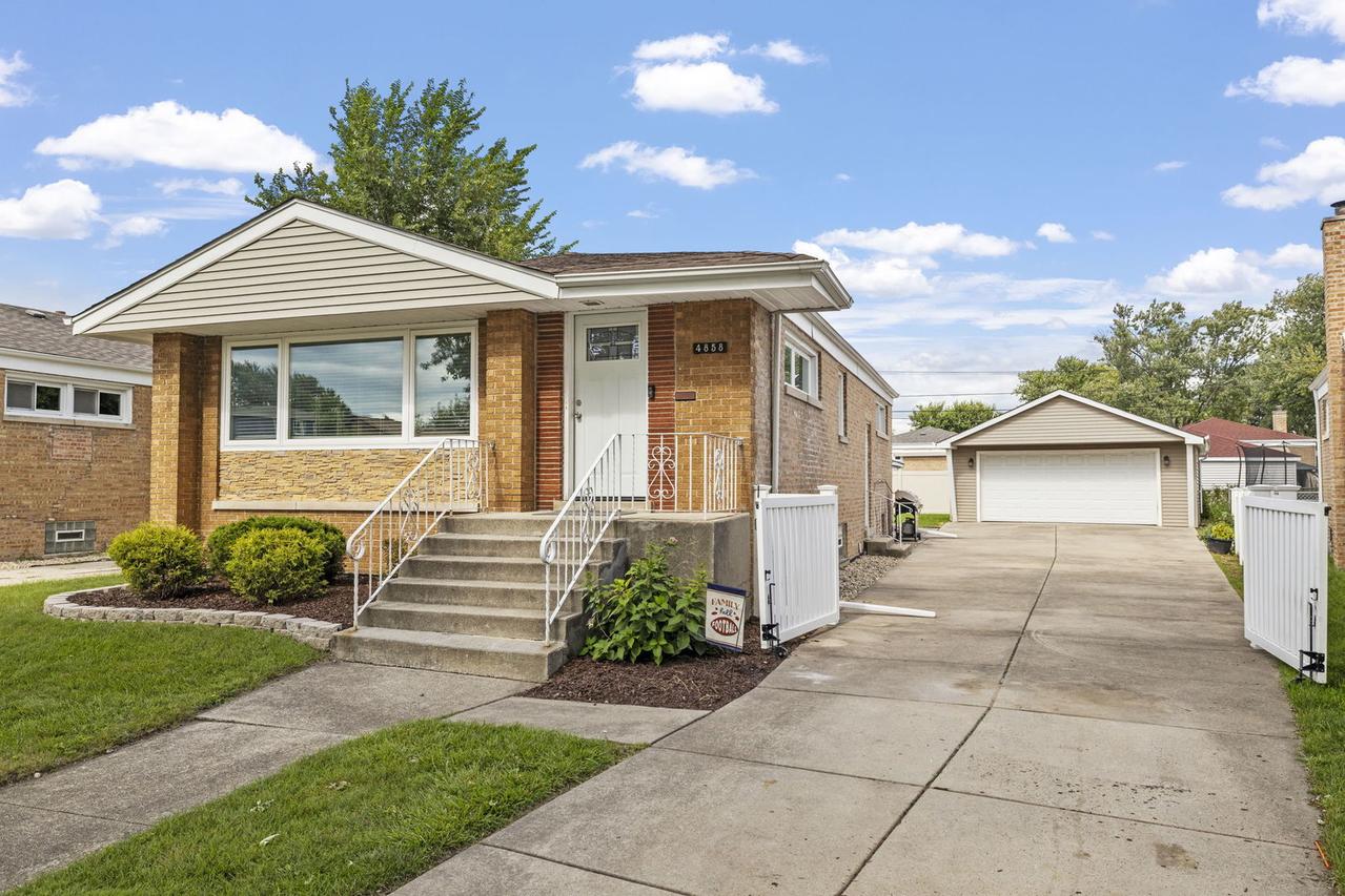 4858 Wick Dr., Oak Lawn, IL 60453