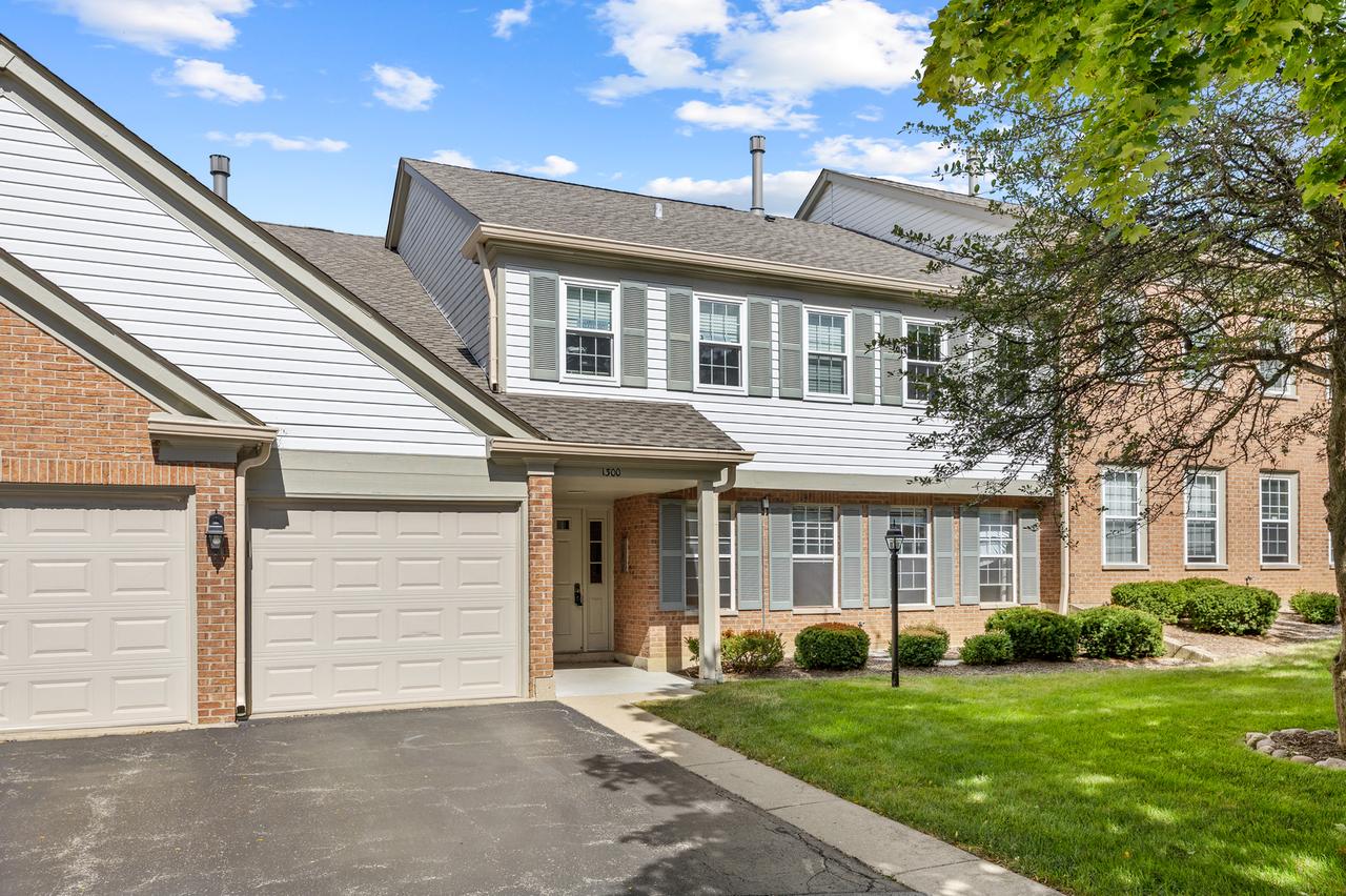 1300 Woodside Ct. #B1, Schaumburg, IL 60193