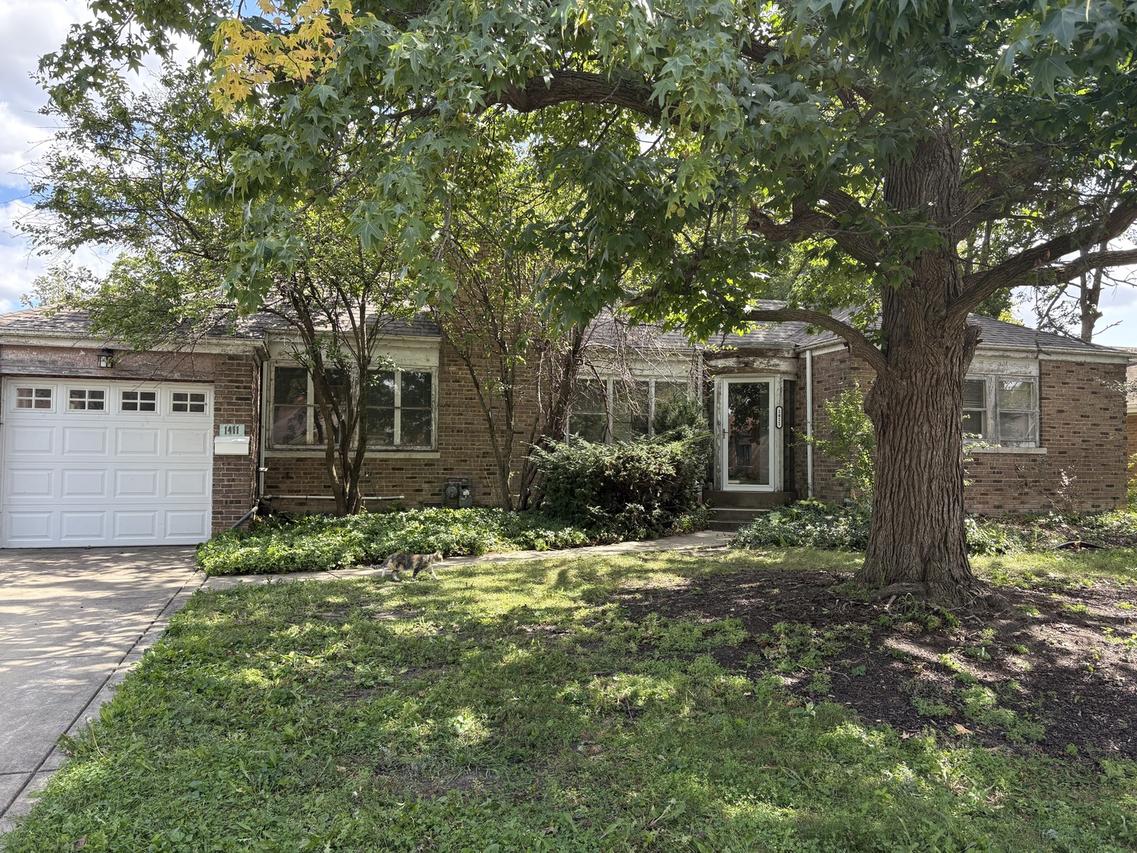 1411 Robinhood Ln., La Grange Park, IL 60526