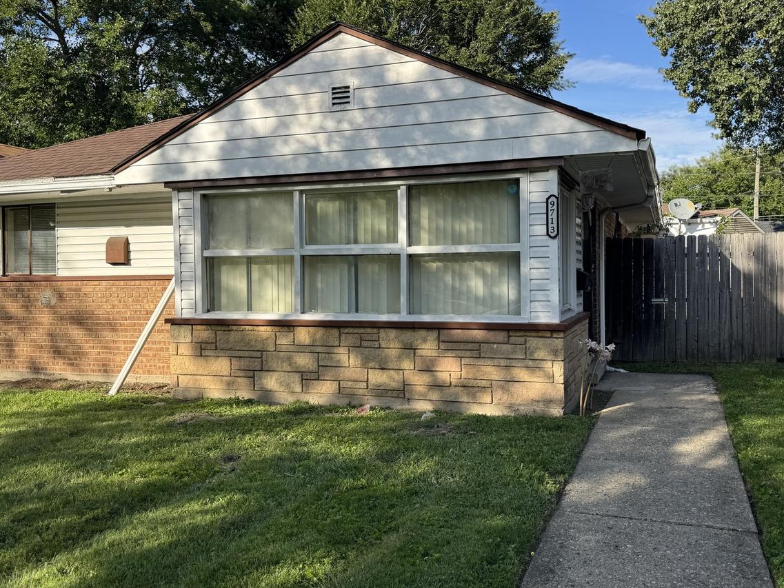 9713 S Van Vlissingen Rd., Chicago, IL 60617
