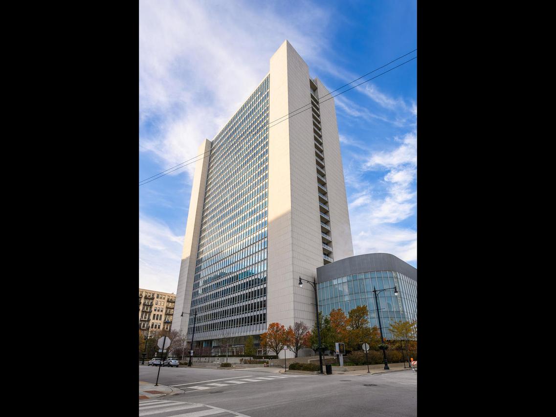 500 W Superior St. #1504, Chicago, IL 60654