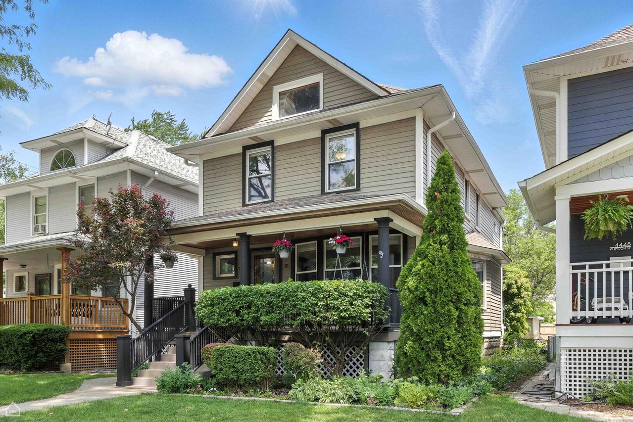 4450 W Byron St., Chicago, IL 60641