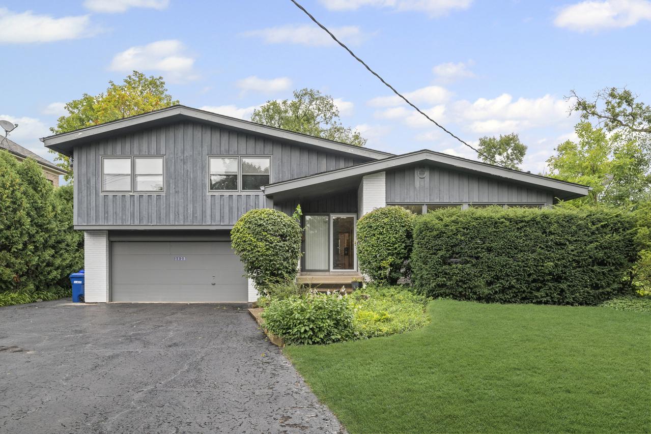 1125 Hohlfelder Rd., Glencoe, IL 60022