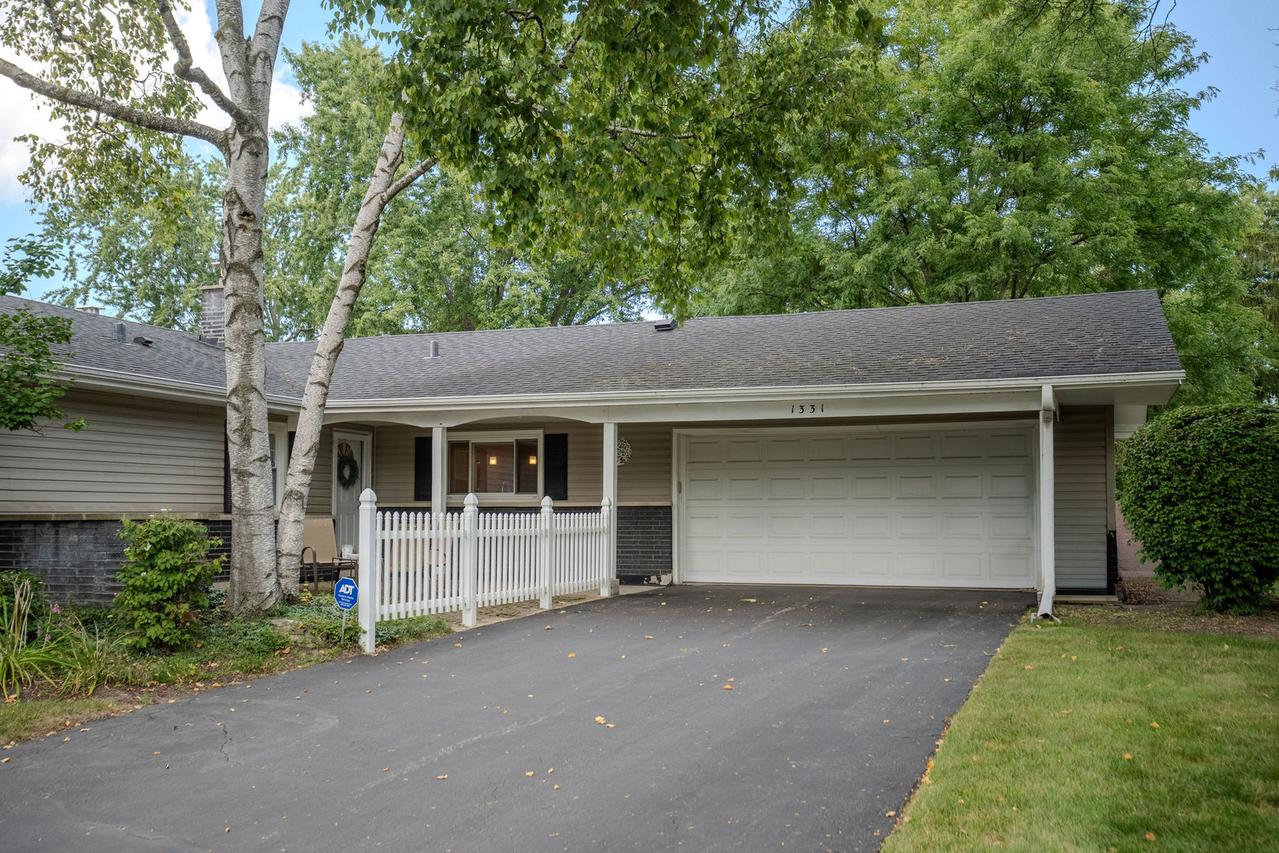 1331 Adirondack Dr., Northbrook, IL 60062