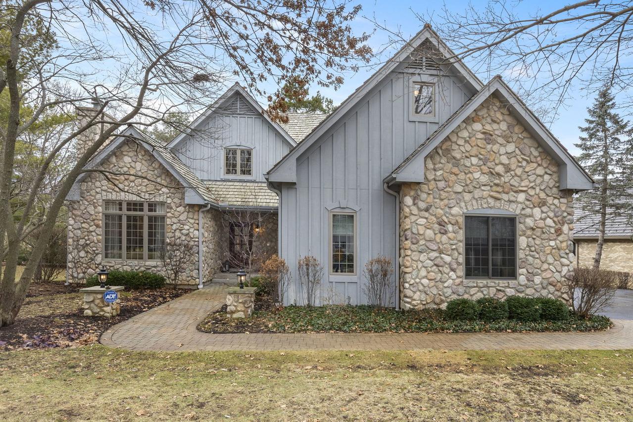 28817 N Spyglass Cir., Ivanhoe, IL 60060